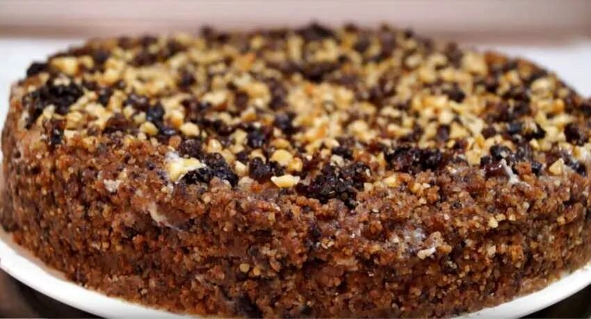Пирог с черносливом и грецкими орехами. Бисквитный торт с курагой и черносливом и грецкими орехами. торт с черносливом и орехами. пирог с орехами и черносливом.