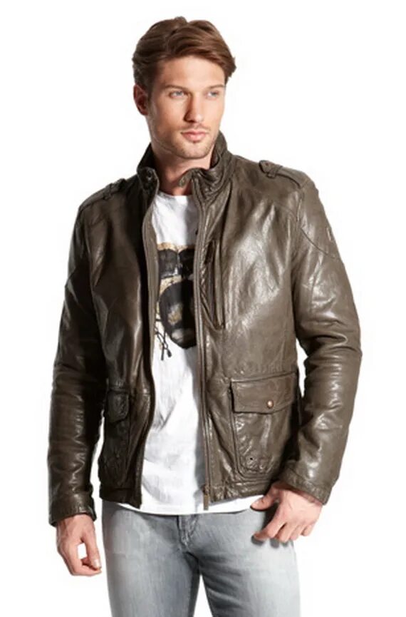 Кожаные куртки томск. Hugo Boss Leather Jacket men. Куртка Хьюго босс мужские. Мужчина в кожаной куртке. Стильные кожаные куртки мужские.