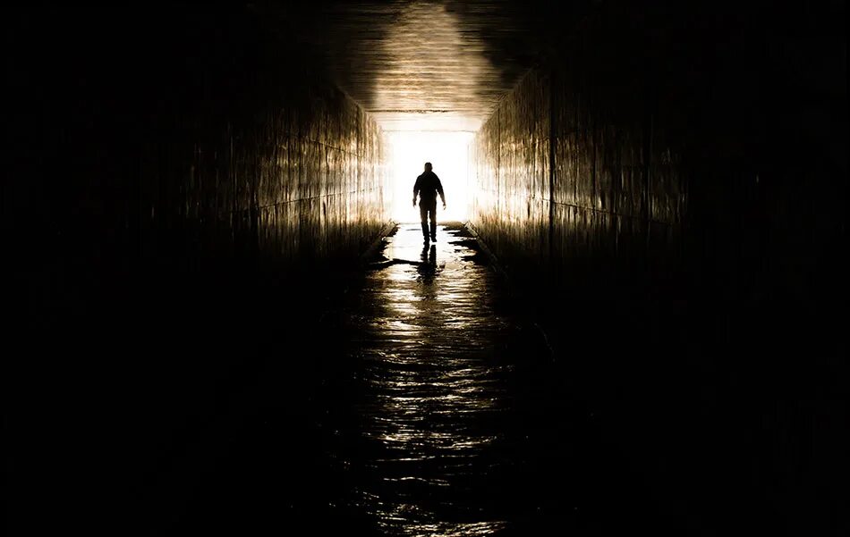 Все было тьма ни верха. Все было тьма ни верха. Мрак пустота. Один во тьме. Все было тьма ни верха.