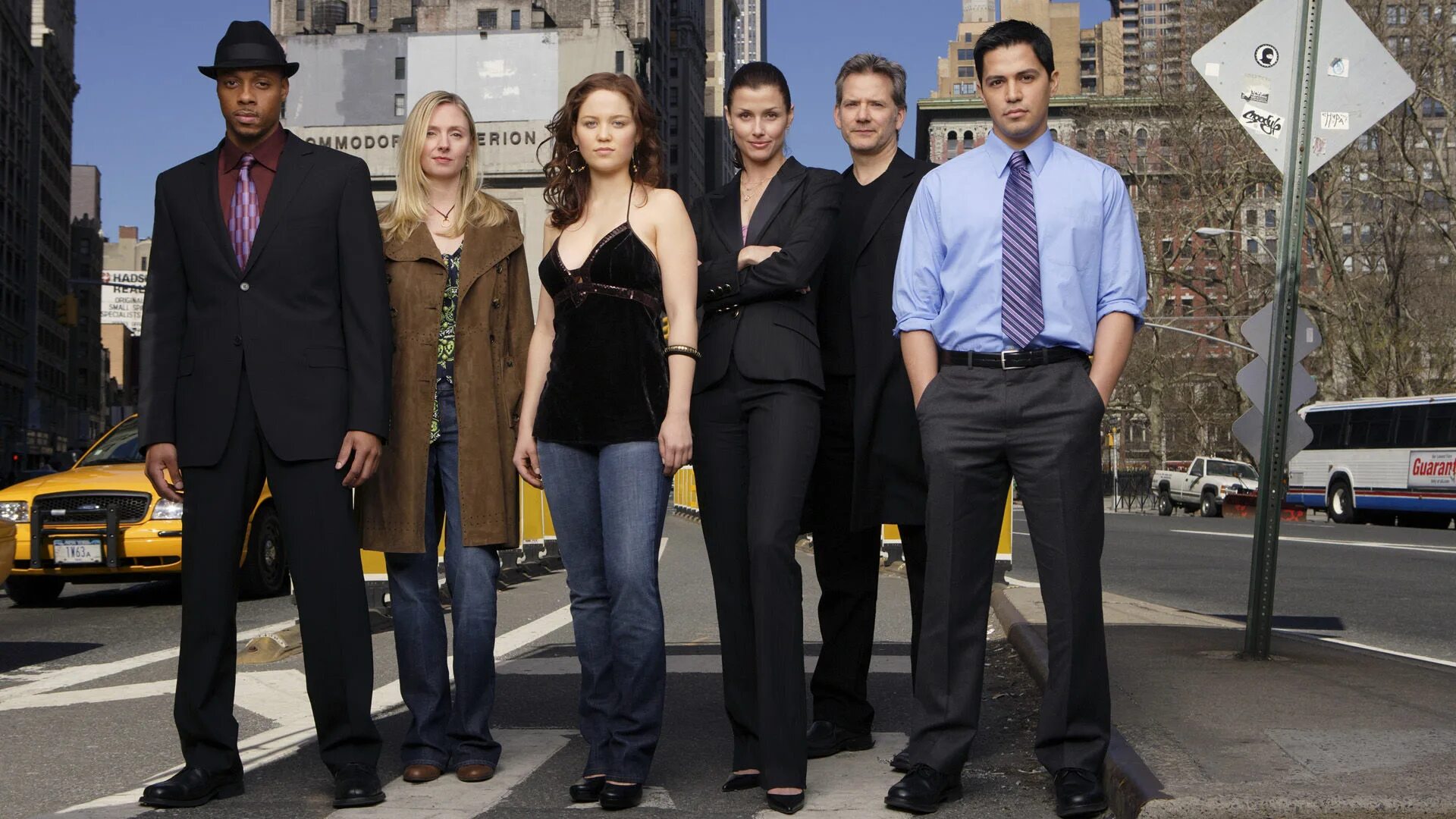 Шесть прийти. Сериал шестеро 2006. шесть человек. шестеро человек. команда из 6 человек.