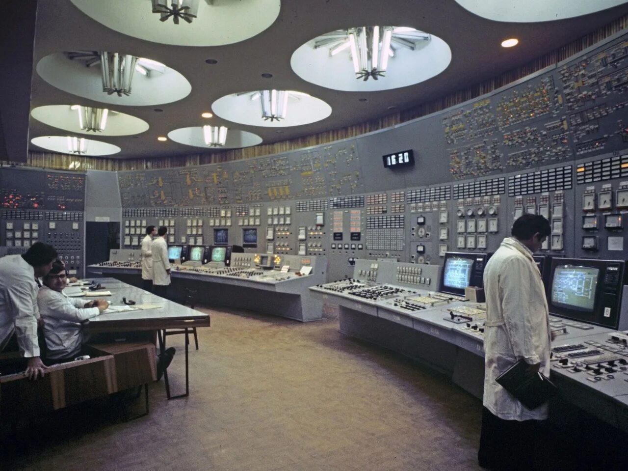 Разработчик первой аэс. Атомная электростанция в обнинске 1954. Разработчик первой аэс. Первая в мире обнинская аэс. Разработчик первой аэс.