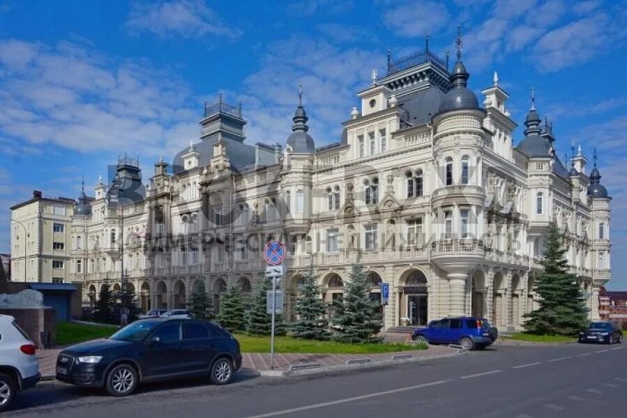 Красивая архитектура. Федосеевская 40 казань. Самый дорогой жилой дом. Жилой дом у дворца земледелия казань. Барокко архитектура казань.