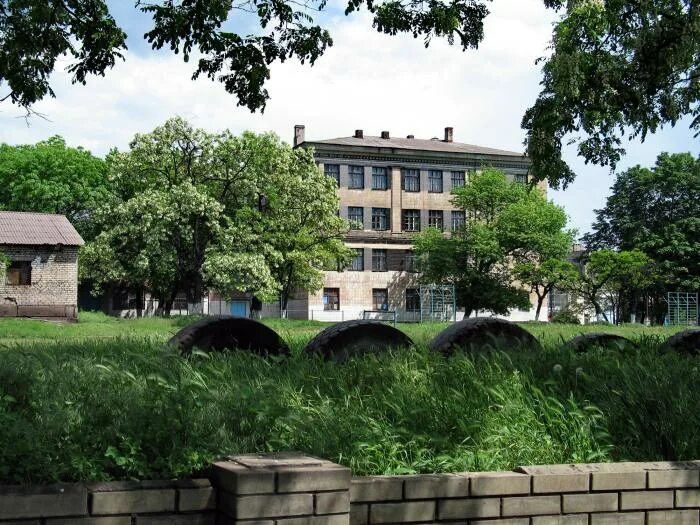 Школа береговова 37 гимназия енакиево. Школа 37 ульяновск официальный сайт. Школа 37 великий новгород. Школа 37 ярославль официальный сайт. 7 37 школа.