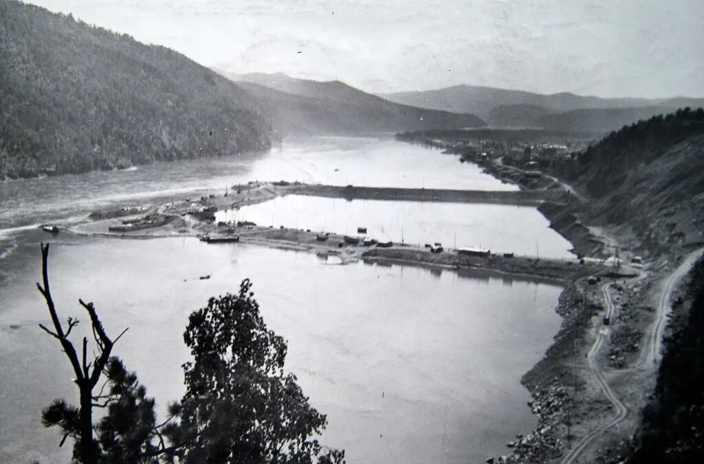 красноярская гэс 1965. стройка гэс красноярск. в каком году построена красноярская. перекрытие енисея красноярская гэс. берёзовская (зыряновская) гэс.