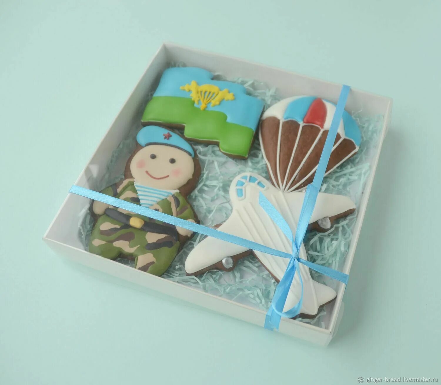 Подарочная бутылка вдв. Подарок на вдв. Стакан гранёный "вдв ссср". Подарок десантнику. Подарок для вдвшника.