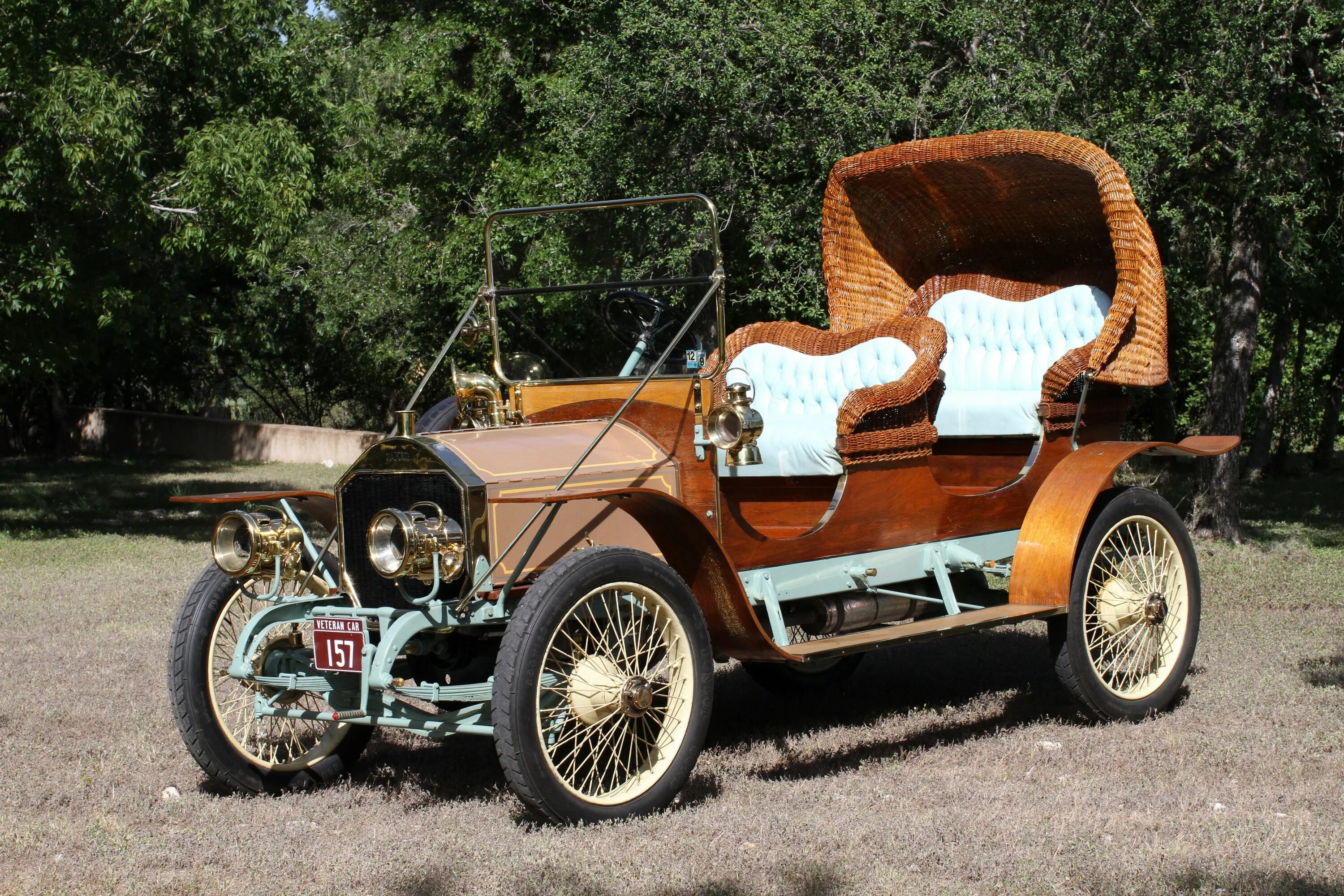 First retro. Bugatti 1922. Peugeot motor-boat car (1926): лодка на колесах. Cadillac model b 1904. Allard k1 (1947).