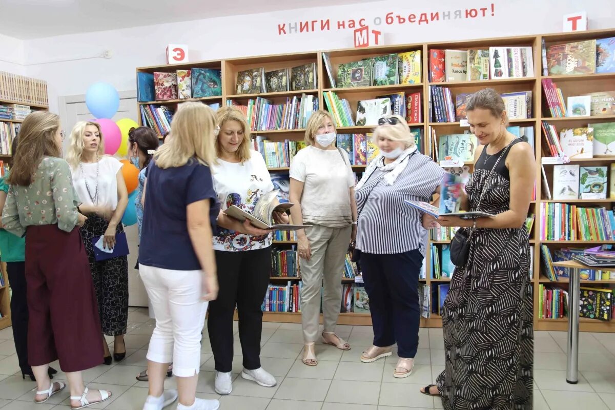 Омские библиотеки сайт. Библиотека Омск. Литературный экспресс. Литературный экспресс в библиотеке. Литературный экспресс Омск.