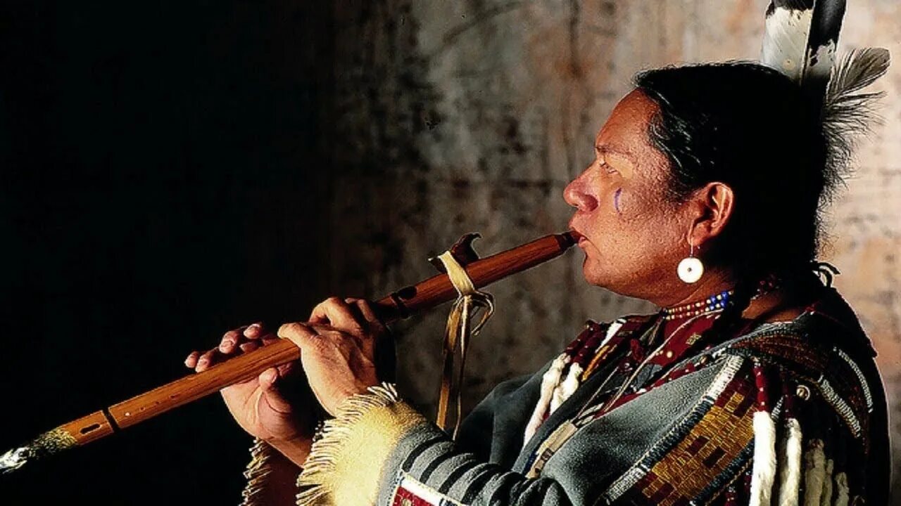 Native flute. Перуанские музыкальные инструменты. Музыкальные инструменты индейцев. Муз инструменты индейцев. Музыкальные инструменты перуанских индейцев.