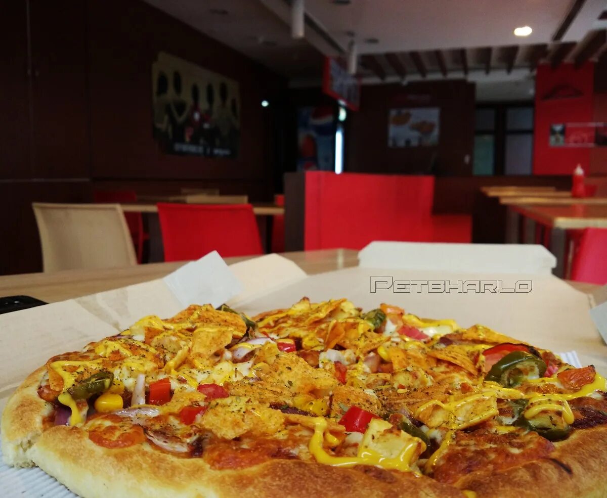 Пицца хат черкесск меню. Пицца фабричная черкесск. Pizza hut черкесск. Пицца хат черкесск. Пицца brothers crazy сочи.