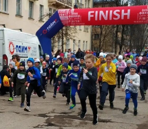 Боровичи 1 мая. Мстинские пороги Боровичи 1 мая. Боровичи Мстинские пороги полумарафон. Мстинский курьер Боровичи. Мстинские пороги Боровичи 1 мая 2024.