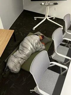 Маск увольняет сотрудников