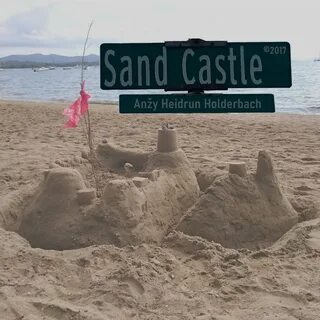 Anžy Heidrun Holderbach의 Sandcastle.