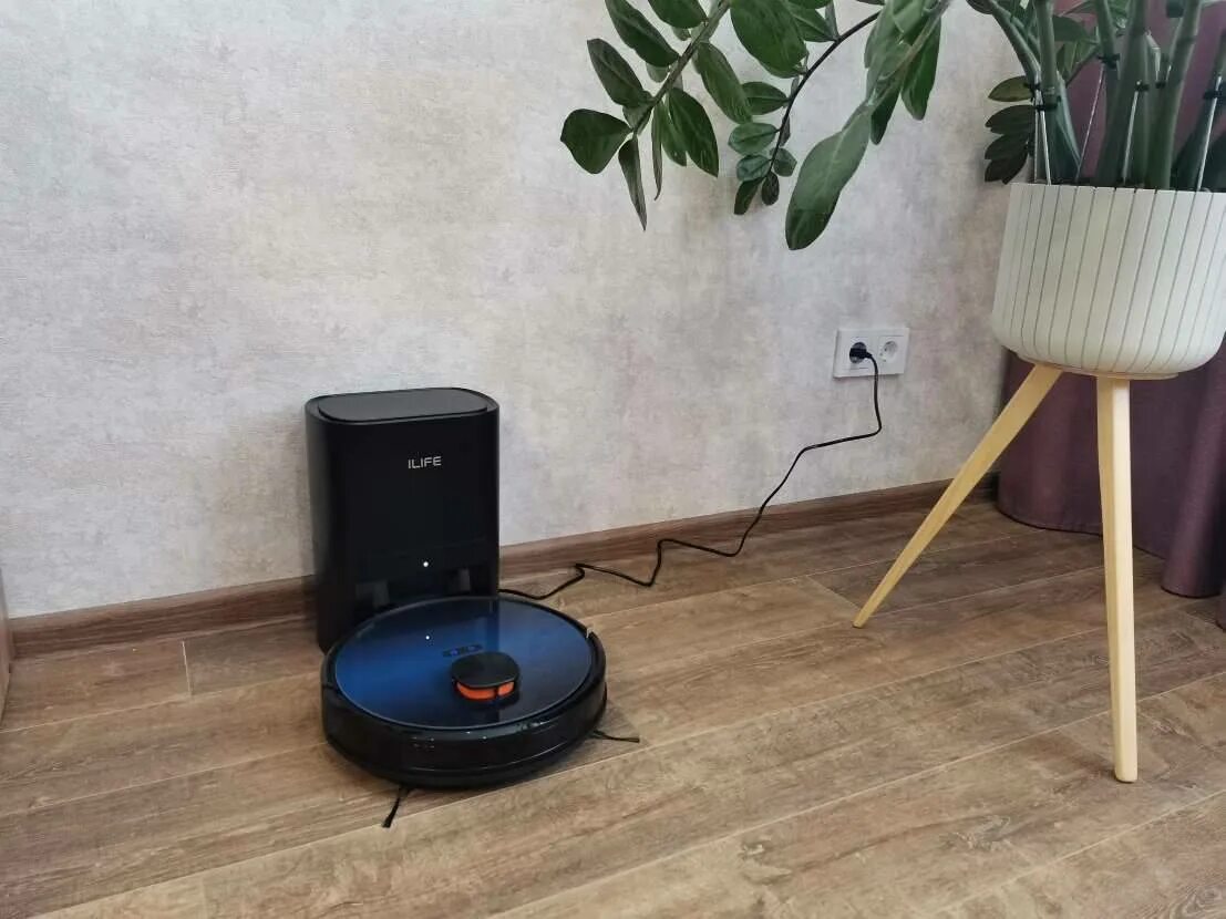 Топ пылесосов со станции самоочистки. Робот пылесос дженио лазер л 800. Робот-пылесос genio laser l800. Irobot roomba с самоочисткой. Робот-пылесос xiaomi с базой самоочистки.