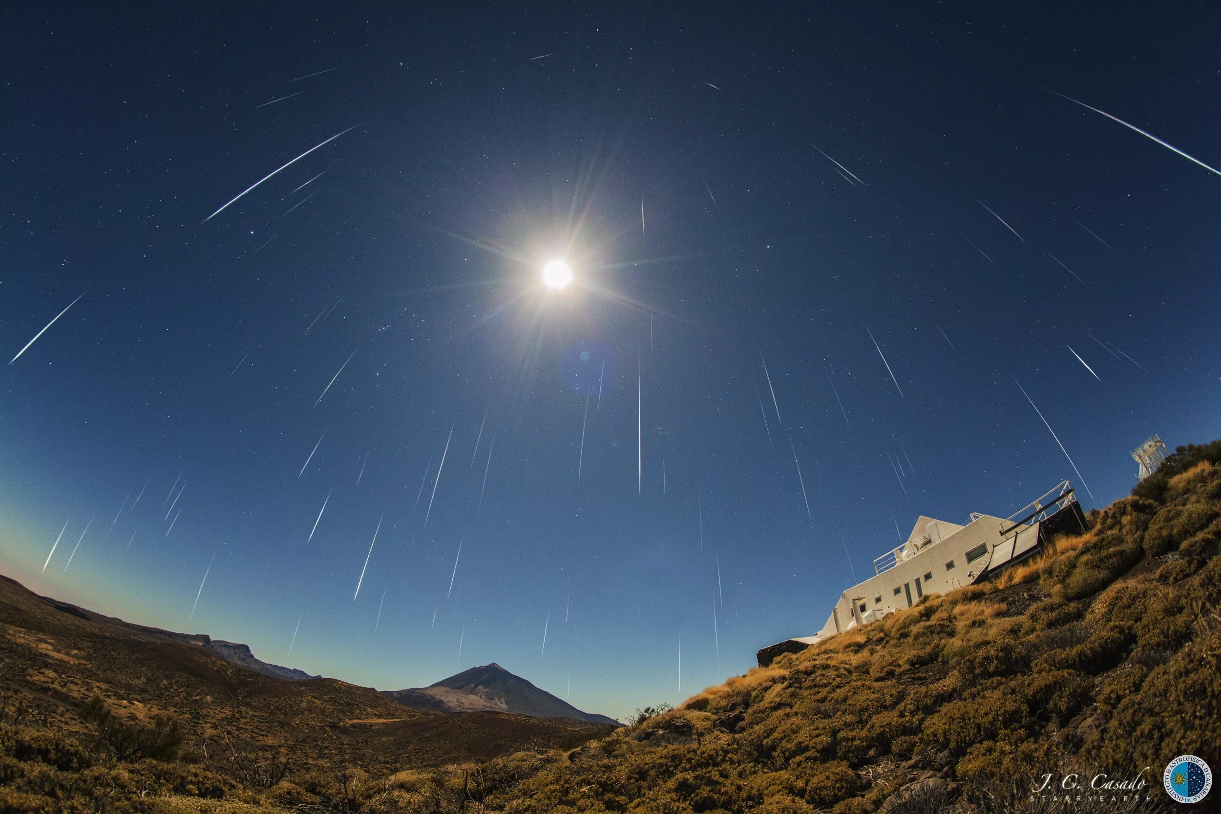 Метеоритный дождь геминиды. Звездопад геминиды 2020. Метеорный поток геминиды. Звездный дождь геминиды. Геминиды 2020.