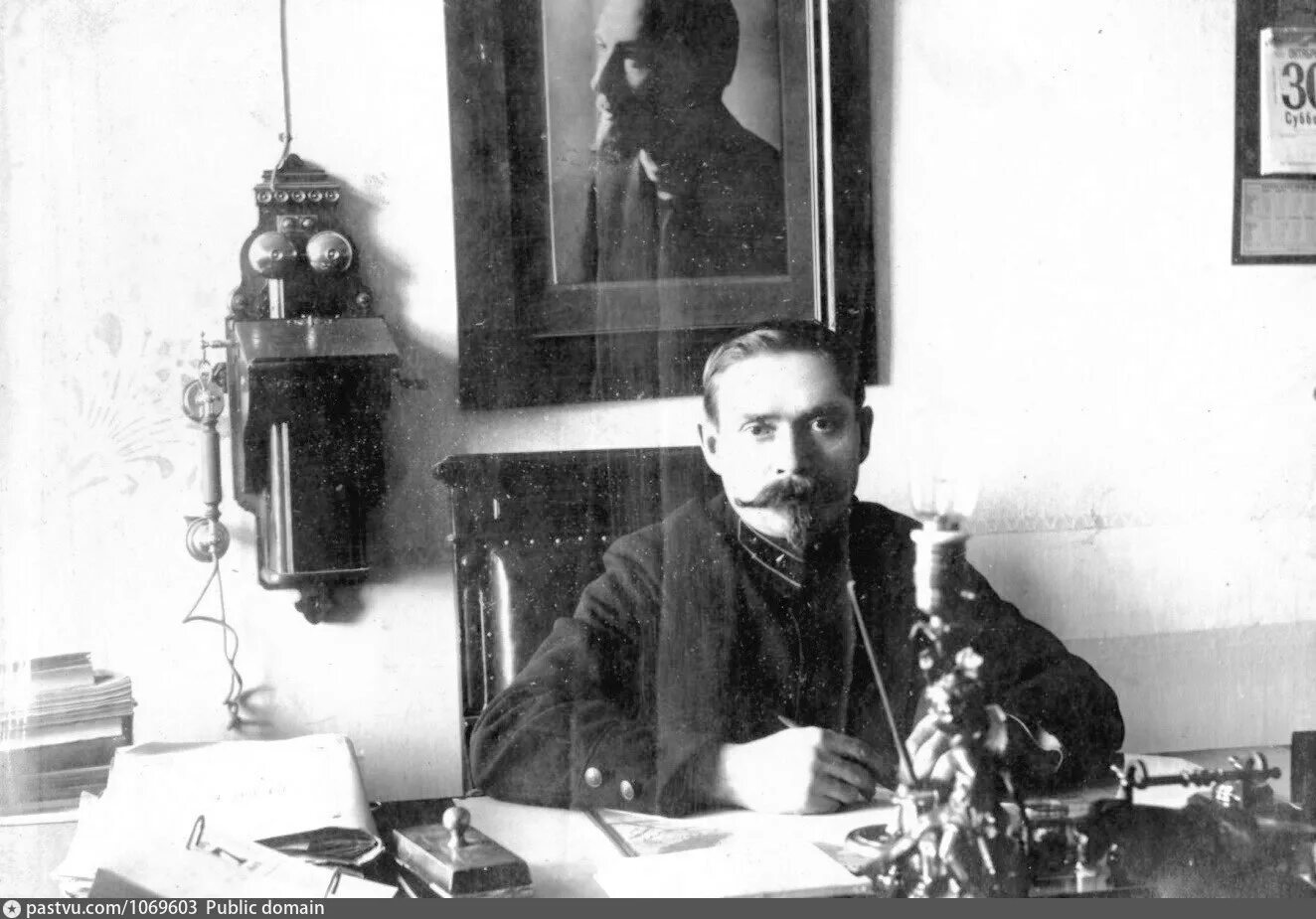 Руководитель вчк был. Петерс вчк. вчк в 1917 г. яков петерс вчк. терентий дмитриевич дериба́с.