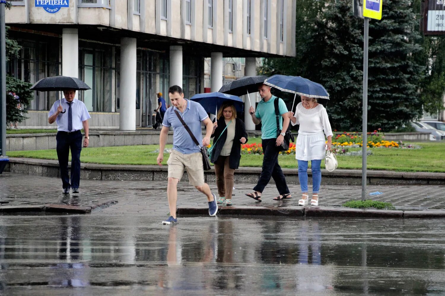 Дождь в Омске. Дождливый город Омск. Омск лето дождь. Летний дождь в Омске.