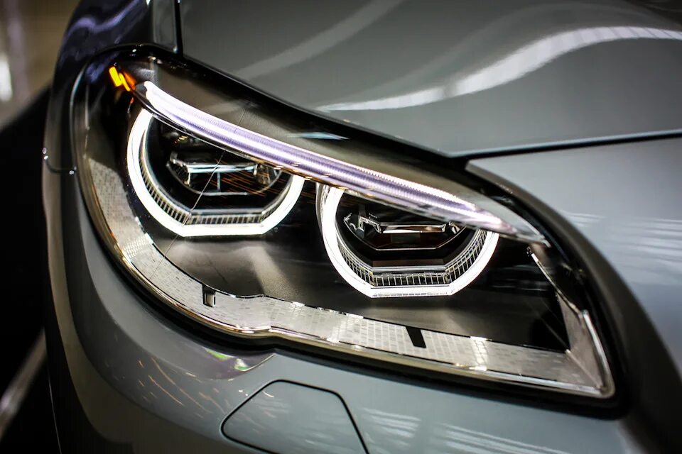 Adaptive led. Led оптика bmw f10. bmw f10 led фары. bmw f10 led headlights. led фары bmw f10 lci.
