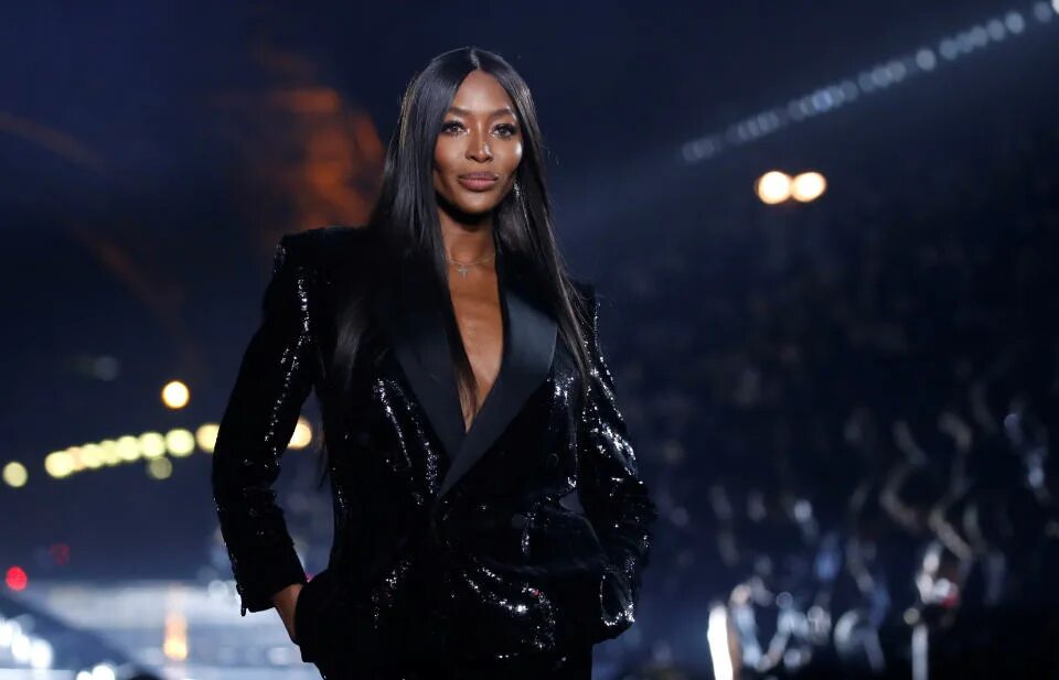 Naomi Campbell mixes style with comfort at JPMorgan Chase event in Miami Beach D