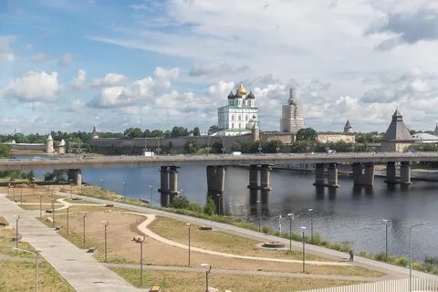 Псков на берегу какой