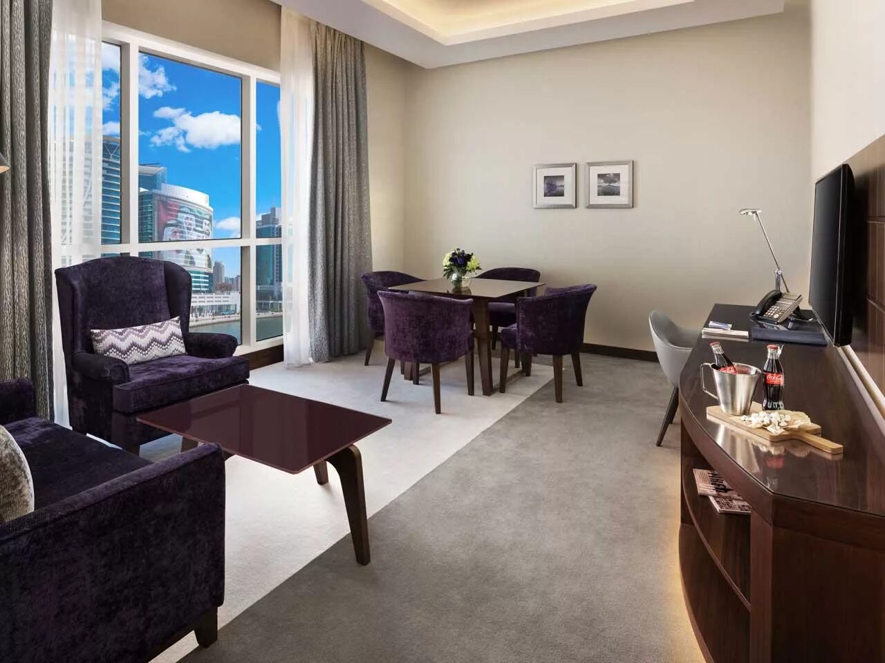 Radisson 4 оаэ. Radisson blu hotel, dubai waterfront. radisson blu hotel dubai 5*. блу хотел рэдиссон дубай. radisson blu dubai waterfront 5.
