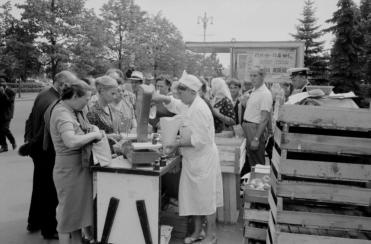 Жизнь 50 70 годов. 70-Е годы СССР ВДНХ. СССР 60-Х годов. Жизнь в 60-е годы. СССР 50-60 годы.