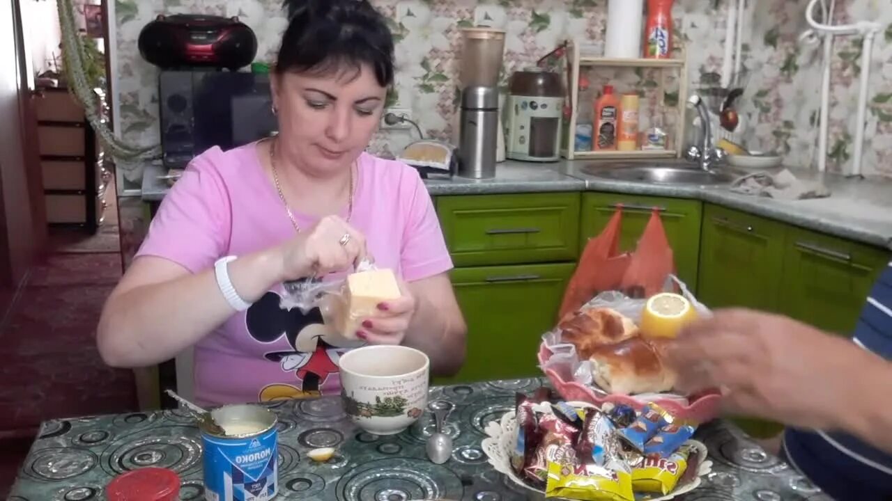 Сели пили