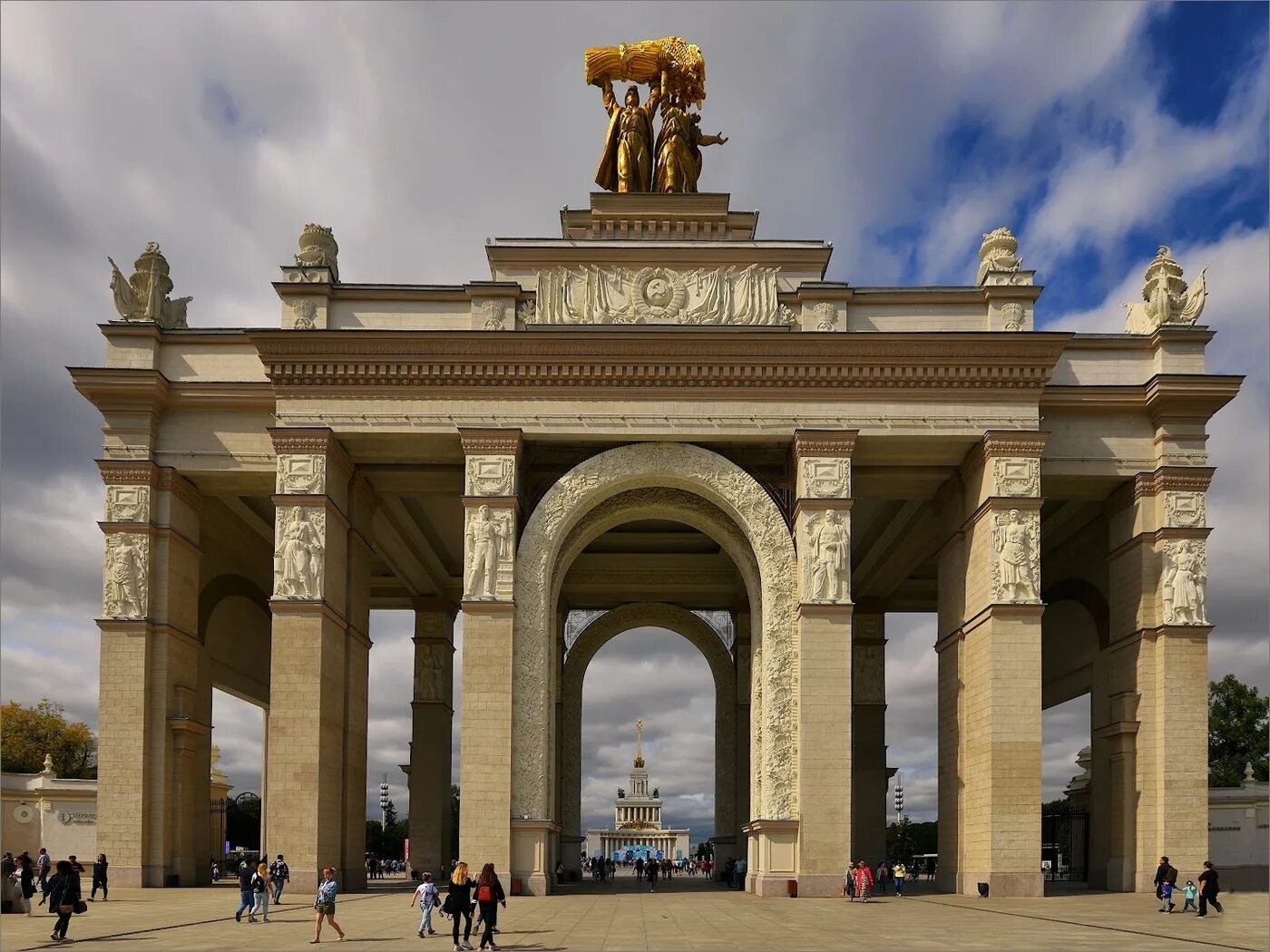 Триумфальная арка ВДНХ. Ворота в Москве Триумфальная арка. Триумфальная арка (триумфальные ворота). Арка Бове.