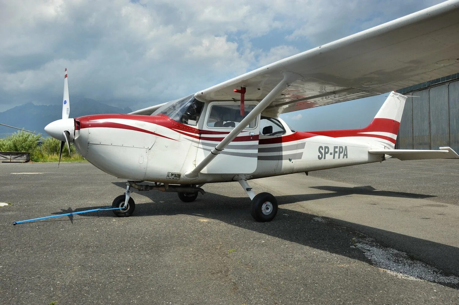 Легкомоторный самолет цесна. Цесна 172s. Цесна. Самолет cessna 172. Cessna 172 спереди.