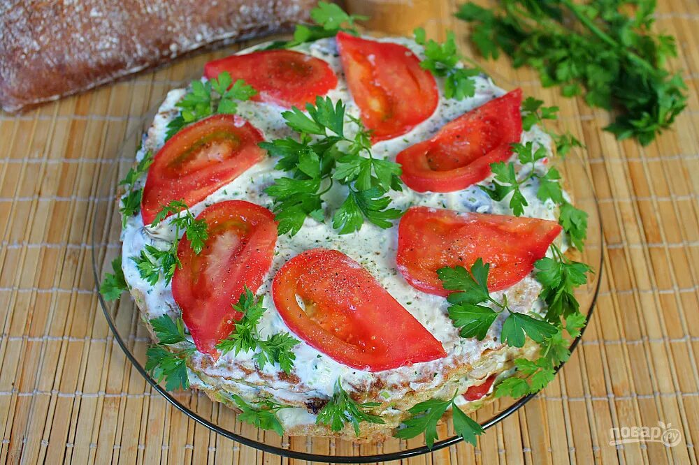 Кабачковый торт с помидорами и чесноком. Кабачковый торт с грибами. кабачковый торт с помидорами и грибами.
