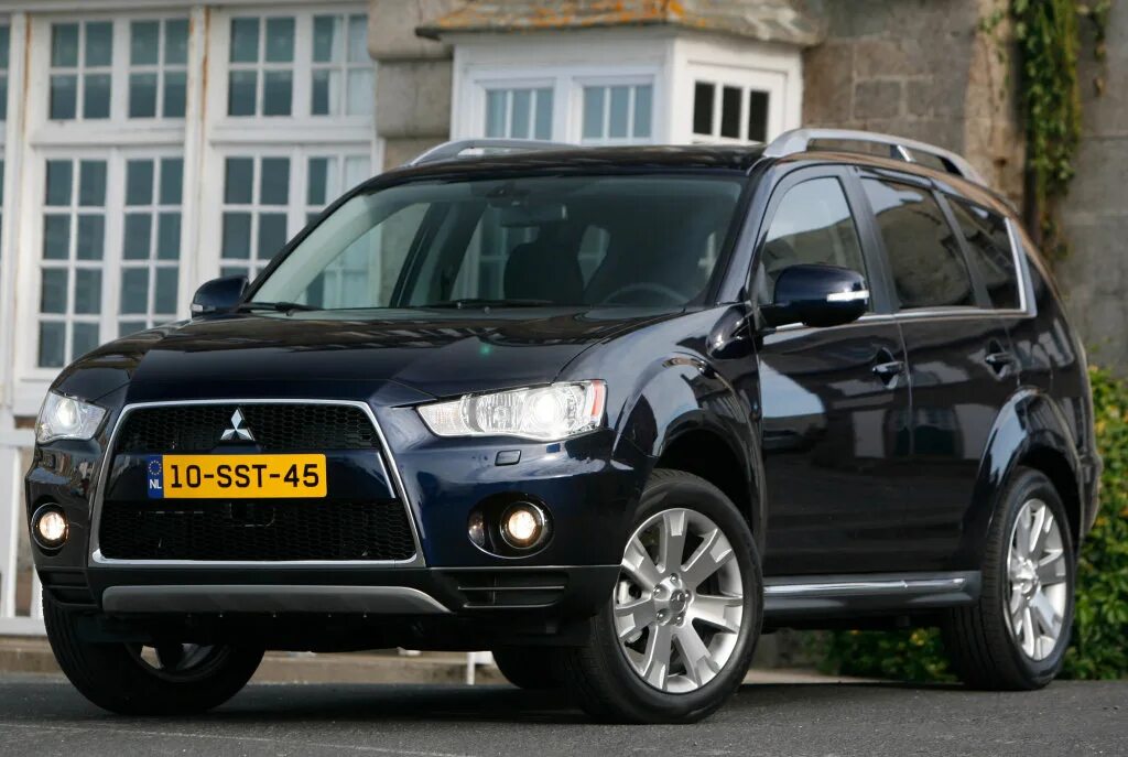 Mitsubishi Outlander XL 2010. Mitsubishi Outlander XL, 2010-2012,. Mitsubishi Outlander 2 XL. Mitsubishi Outlander XL 2.4. Мицубиси аутлендер хл 2010