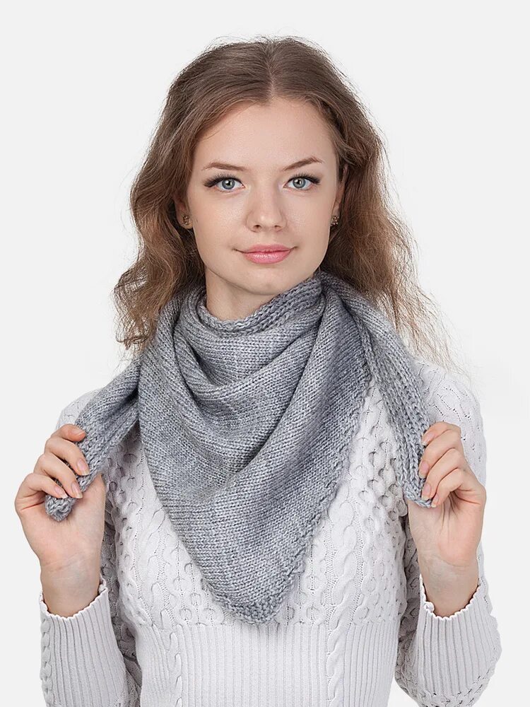 Пальто с шарфом. Пальто с шарфом. Палантин dkny серый. Серый шарф палантин. Пальто с шарфом.