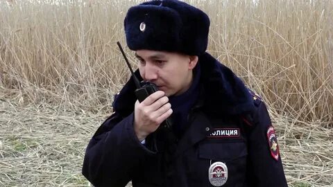 Участковый приходит домой