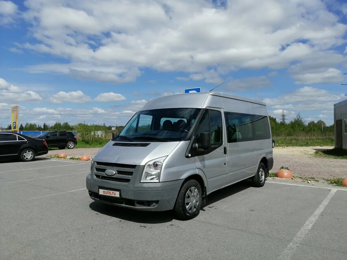 Ford transit серебристый. Форд транзит 2010. Ford transit 2010. Форд транзит грузовой 2010. Купить форд микроавтобус 8 мест.