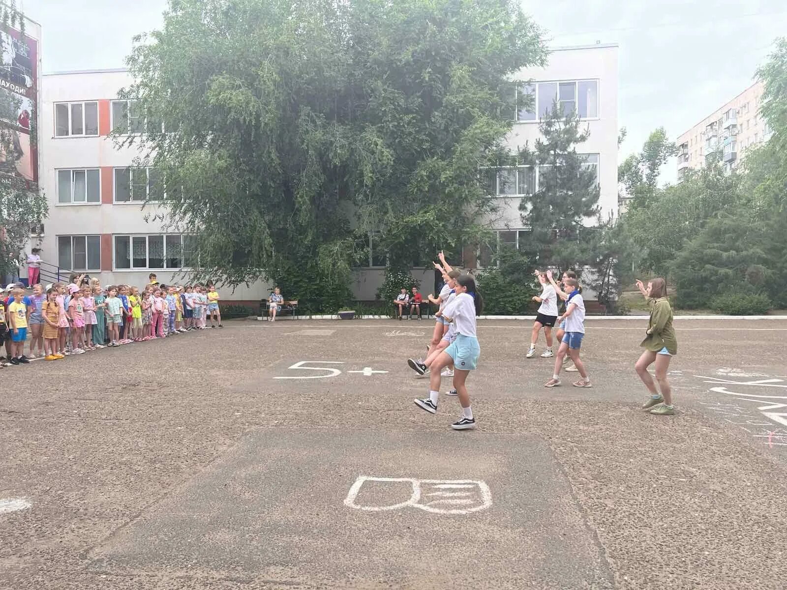 Лагерь парус чита. Лагерь Парус. Вожатый в пришкольном лагере добро ру.