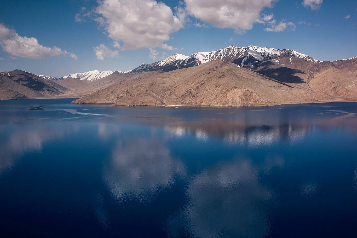 Большие кули. Озеро Чатыр-Куль Киргизия. Озеро сон Куль Киргизия. Чатыр Кель. Озеро четыркуль Кыргызстан.