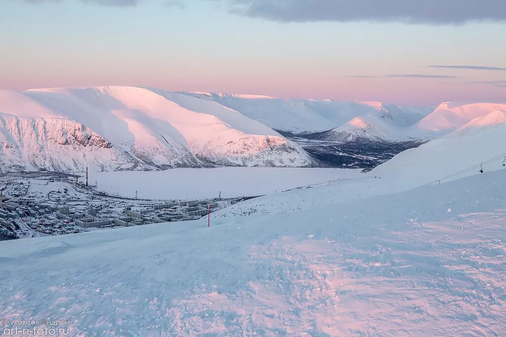 Хибины вудъявр. Хибины большой вудъявр. Хибины bigwood. Горнолыжный склон кировск кукисвумчорр. Кировск горнолыжный курорт вудъявр.