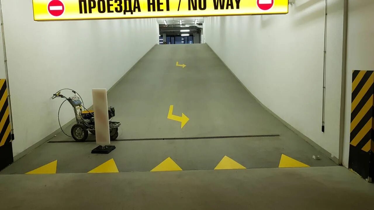 Parking marking. Разметка паркинга. Разметка в подземном паркинге. Разметка на подземной парковке. Разметка колонн на парковке.