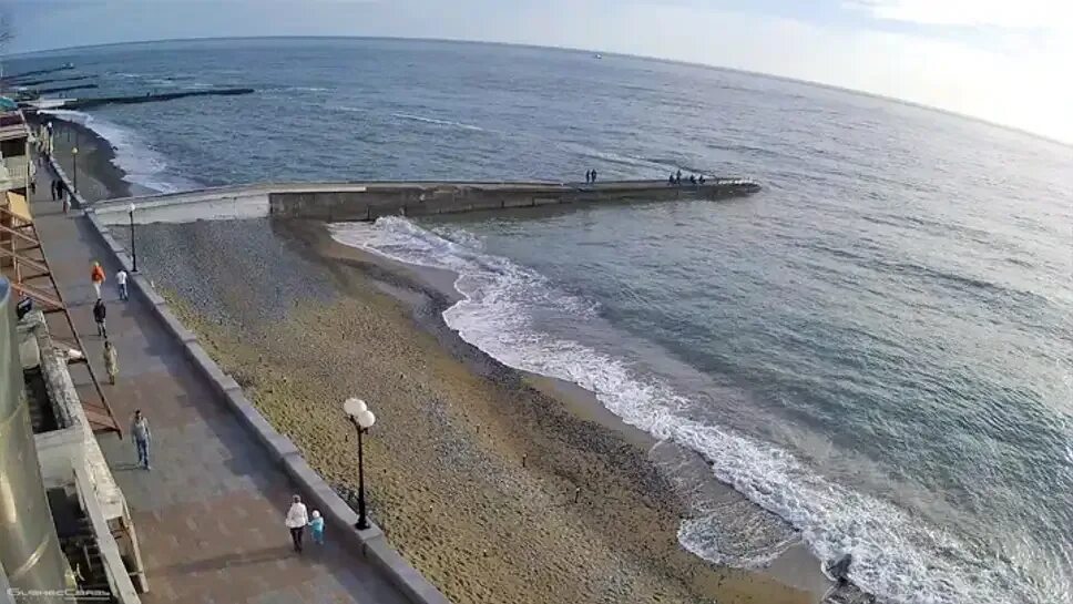 Камеры в реальном времени море. Пляж возле ресторана Старгород Сочи. Старгород Сочи пляж. Сочи набережная веб камера. Сочи набережная веб.