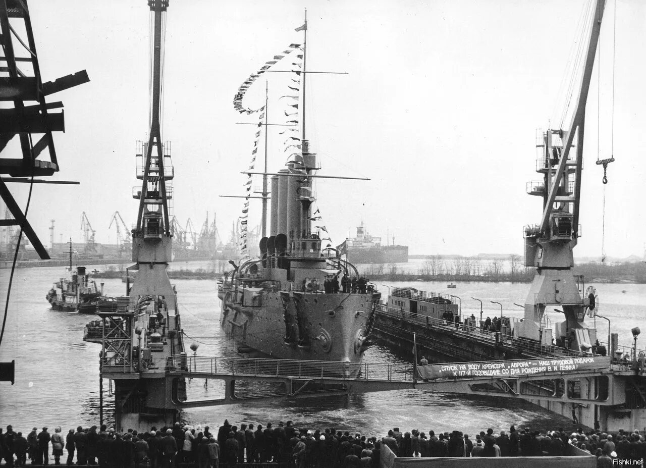 1144 крейсер фрунзе. Постройка крейсера. Легкий крейсер адмирал макаров (нюрнберг). Постройка крейсера. Крейсер киев на стапеле.