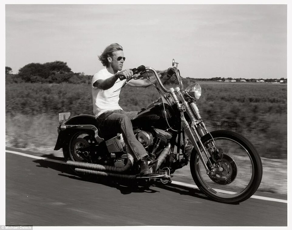 Bike of hell. Jax Teller Bike. Harley Davidson Dyna Джекс. Tig Teller Bike. Michael Dweck 27 фотографии.