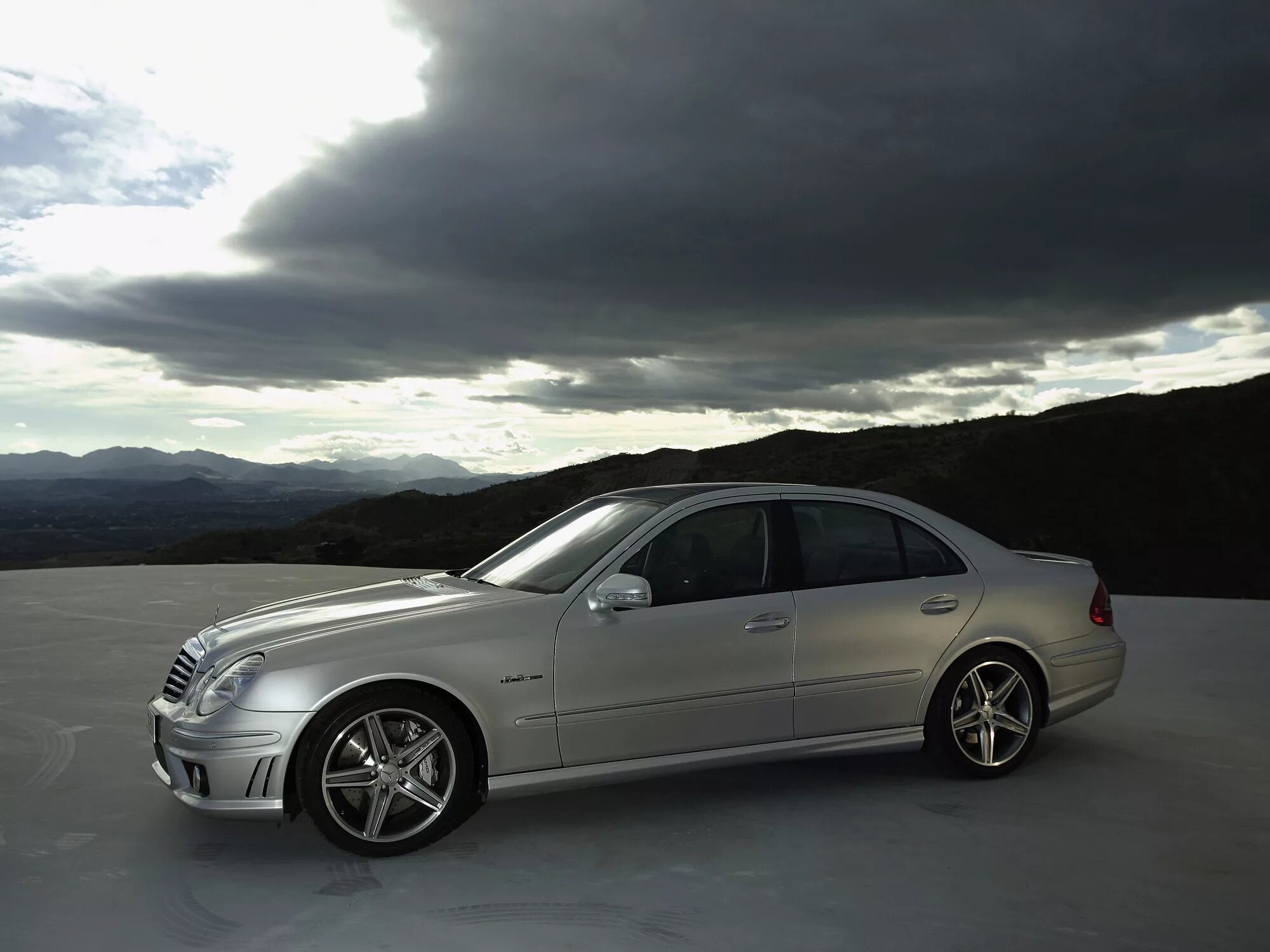 мерседес w211 amg 63. Mercedes e63 w211. Mercedes e63 w211. Mercedes e63 w211. Mercedes е class w211.