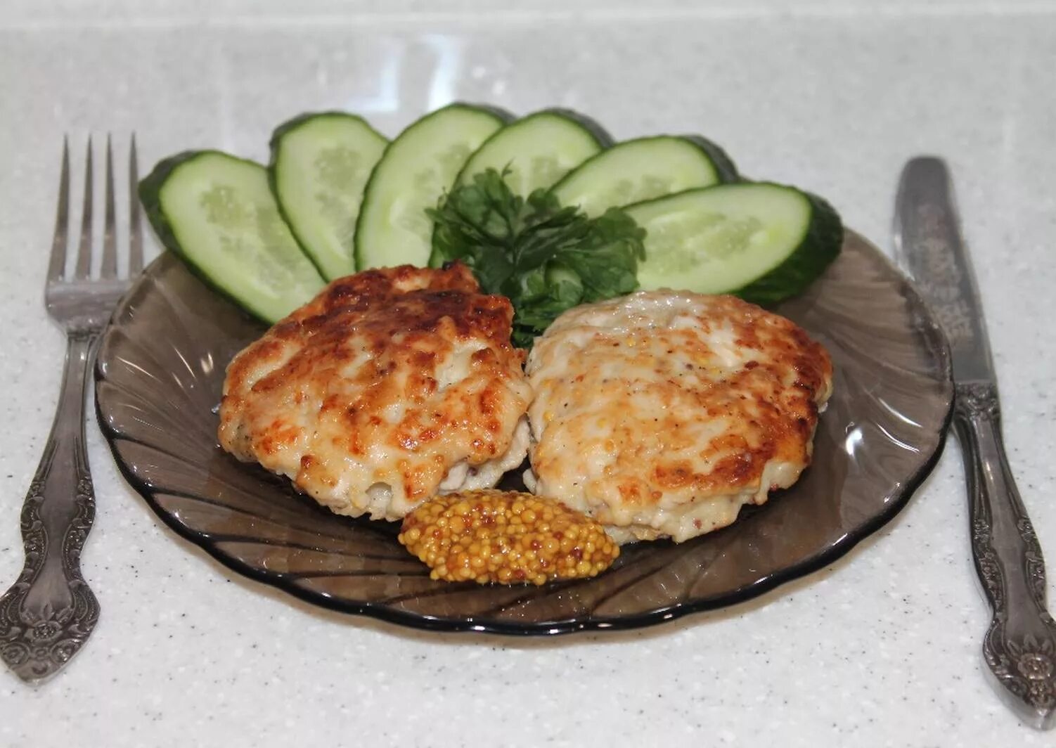 Рецепт котлет из рубленного мяса. Рубленые куриные котлетки. котлеты из рубленого мяса. котлеты из рубленного куриного мяса. биточки из рубленного мяса.