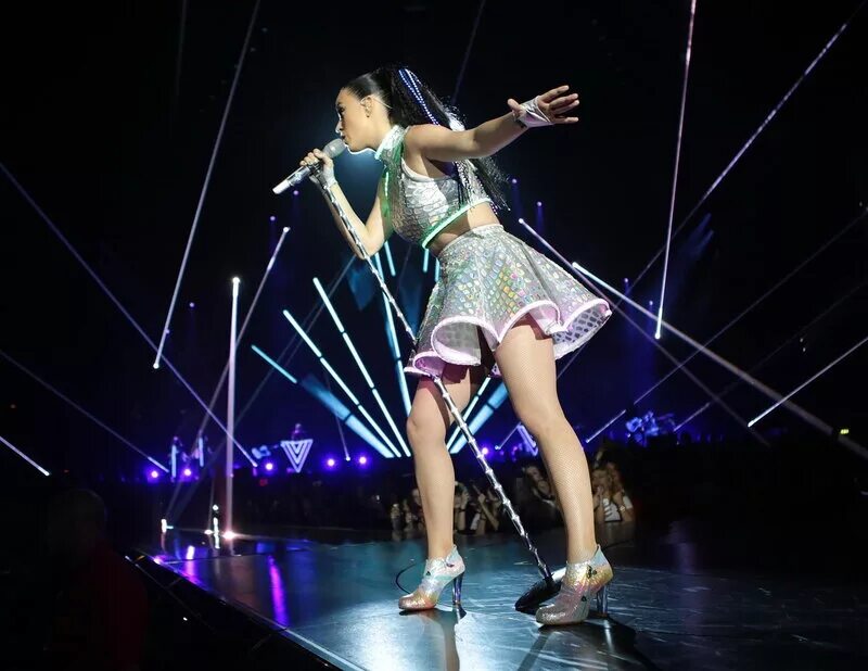 Katy perry prismatic. Katy perry prismatic. Katy perry world. Кэти перри премия муз тв 2009. Katy perry prismatic world tour.