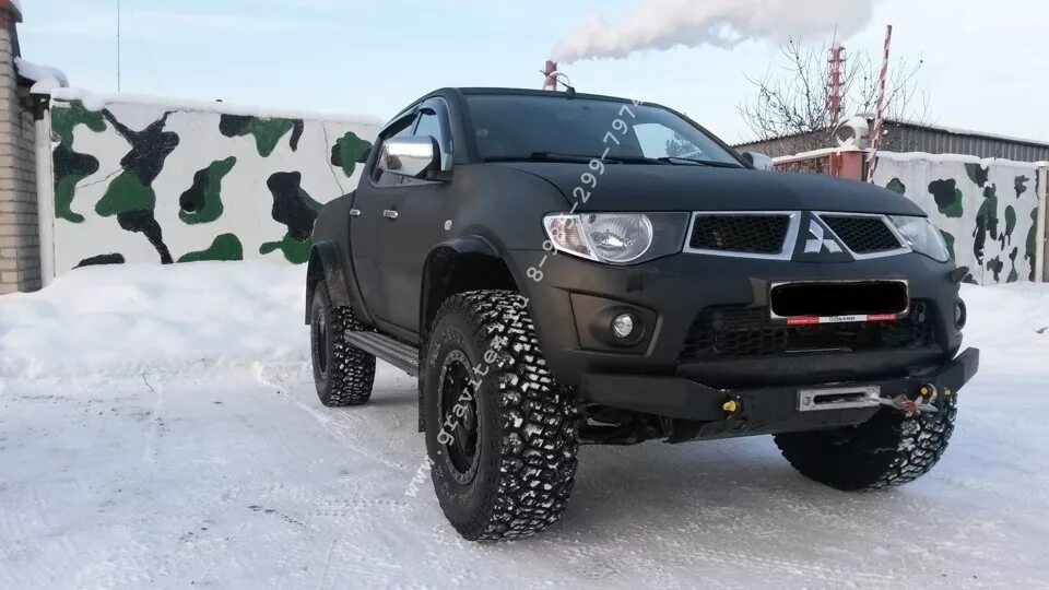 Шины l200 mitsubishi. Mitsubishi l200 Раптор черный. Л200 чёрный Раптор. Митсубиси л200 черный. Mitsubishi l200 черный матовый.