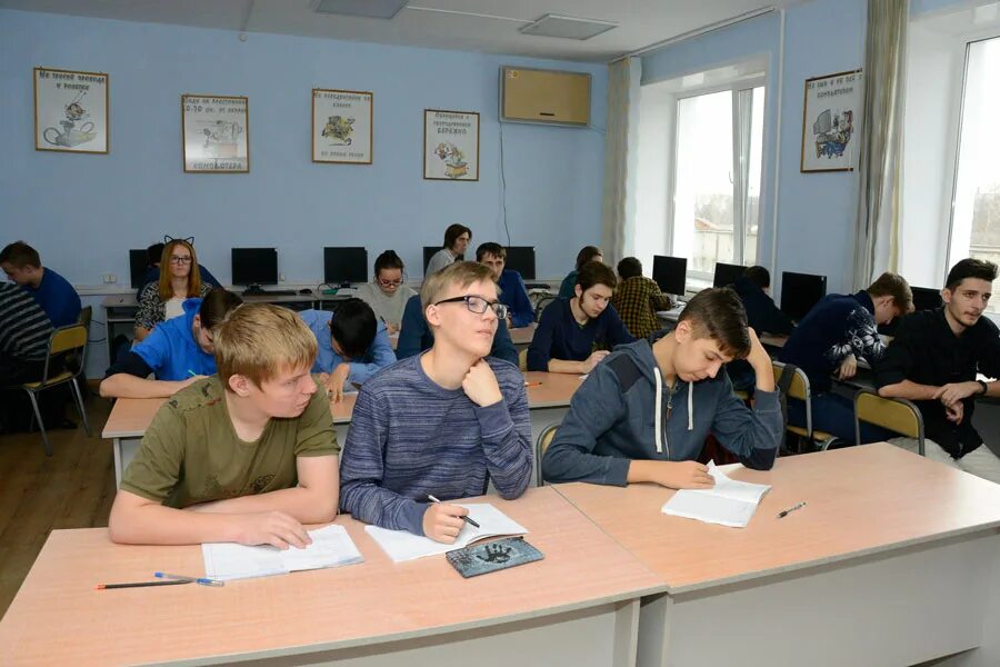 Политехнический колледж благовещенск официальный сайт. Колледжи благовещенска на базе 9 классов. Колледжи благовещенска профессии. Промышленно-технологический колледж кировский завод. Колледжи благовещенска профессии.