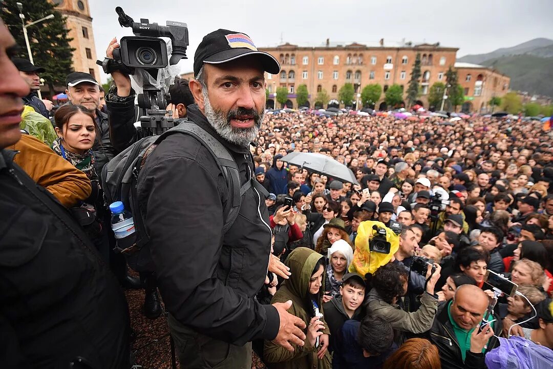 Демис пародия на пашиняна. Nikol Pashinyan. Пашинян 2018. Турк Никол Пашинян. Пашинян неофашист.