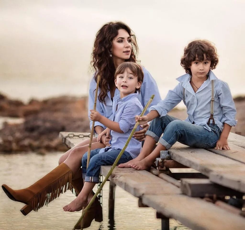 Паша бимбашиевич мгоян. Зара мгоян с мужем. Зара мгоян с мужем. Зара певица дети. Паша бимбашиевич мгоян.