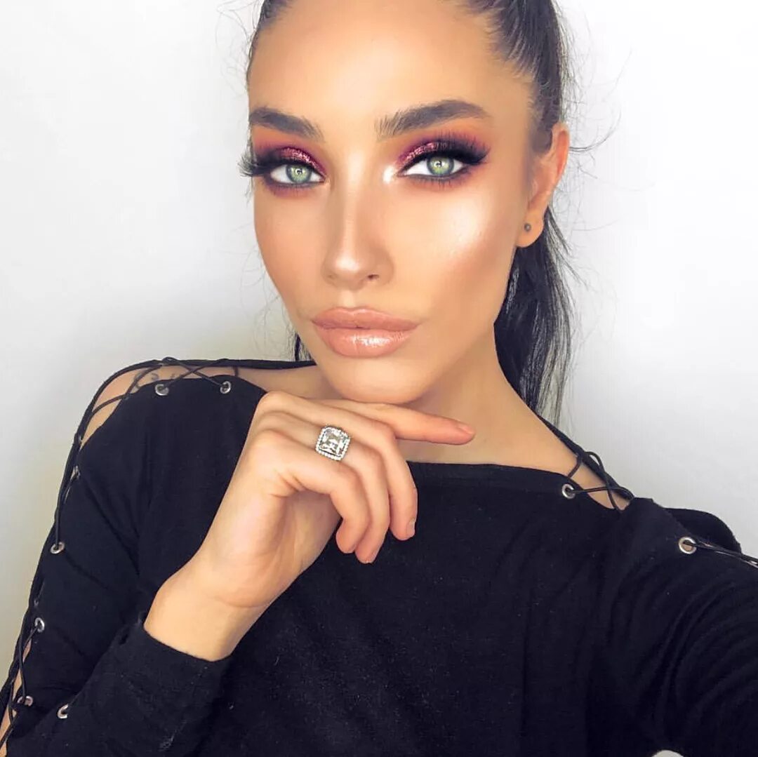 Макияж богатой девушки. Красивый яркий макияж. Инста макияж. Никки де ягер инстаграм бьюти-блоггер. Инста макияж 2016.