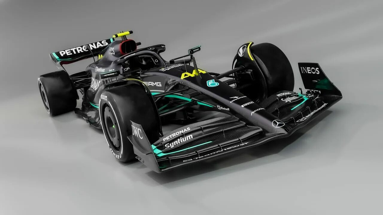 Mercedes amg f1. Мерседес ф1 2015. Мерседес амг ф1. Мерседес амг ф1. Lewis hamilton f1 mercedes.