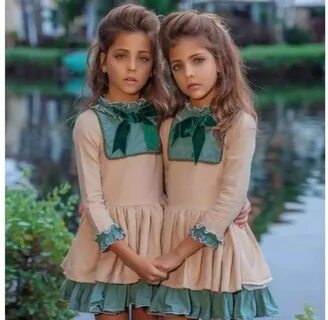 2 сестры близнецы